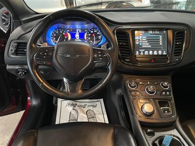 2016 Chrysler 200 S   - Photo 9 - Saint Louis, MI 48880-9800