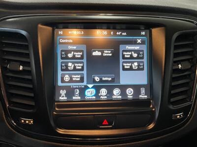 2016 Chrysler 200 S   - Photo 14 - Saint Louis, MI 48880-9800
