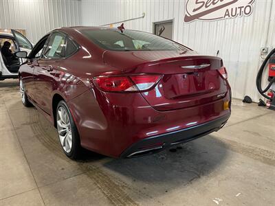 2016 Chrysler 200 S   - Photo 3 - Saint Louis, MI 48880-9800