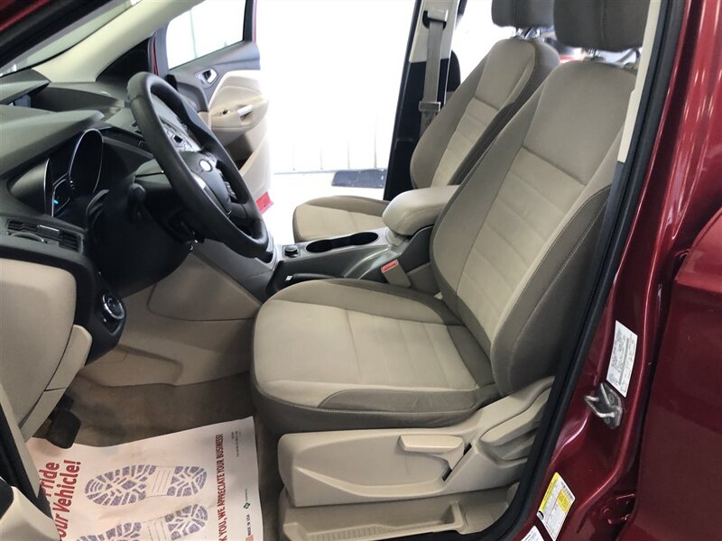 2013 Ford Escape SE - Photo 15 - Saint Louis, MI 48880-9800