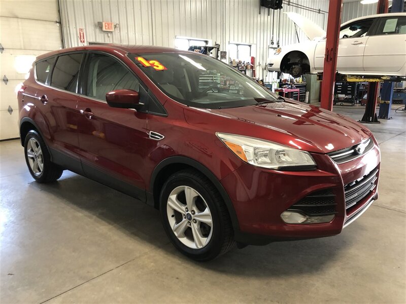 2013 Ford Escape SE - Photo 5 - Saint Louis, MI 48880-9800
