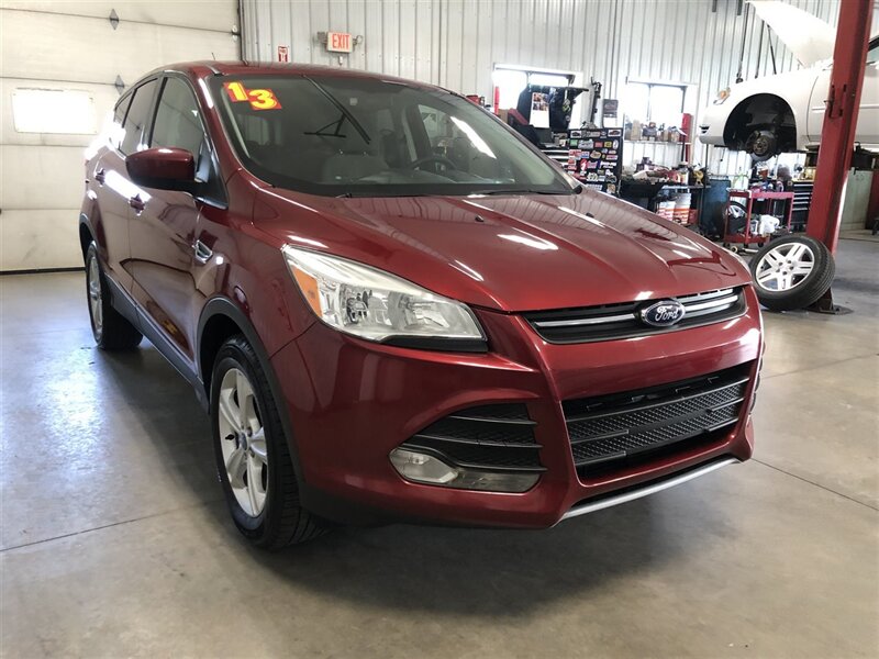 2013 Ford Escape SE - Photo 4 - Saint Louis, MI 48880-9800