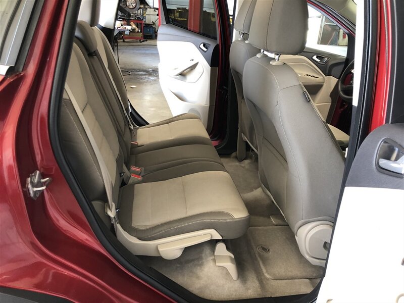 2013 Ford Escape SE - Photo 18 - Saint Louis, MI 48880-9800