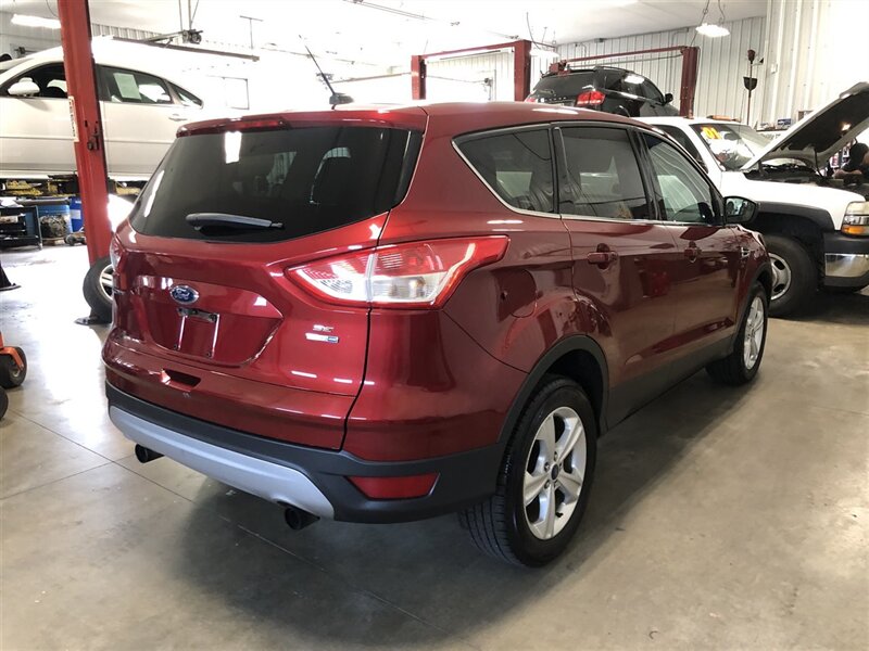 2013 Ford Escape SE - Photo 6 - Saint Louis, MI 48880-9800