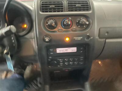 2003 Nissan Frontier Standard - Photo 6 - Saint Louis, MI 48880-9800