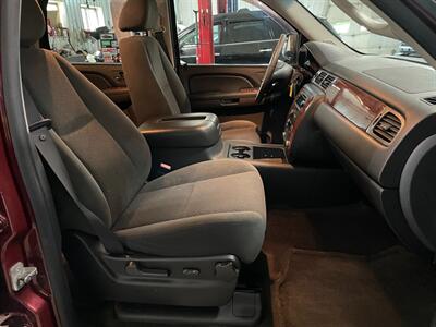2008 Chevrolet Tahoe LT   - Photo 17 - Saint Louis, MI 48880-9800
