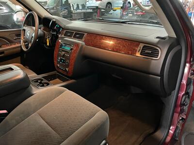 2008 Chevrolet Tahoe LT   - Photo 19 - Saint Louis, MI 48880-9800