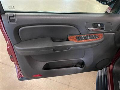 2008 Chevrolet Tahoe LT   - Photo 21 - Saint Louis, MI 48880-9800