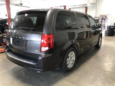 2017 Dodge Grand Caravan SE   - Photo 5 - Saint Louis, MI 48880-9800