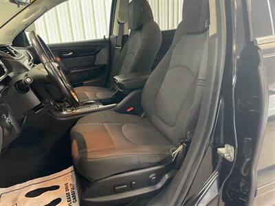 2016 Chevrolet Traverse LT - Photo 15 - Saint Louis, MI 48880-9800