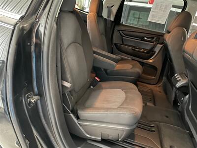 2016 Chevrolet Traverse LT - Photo 19 - Saint Louis, MI 48880-9800