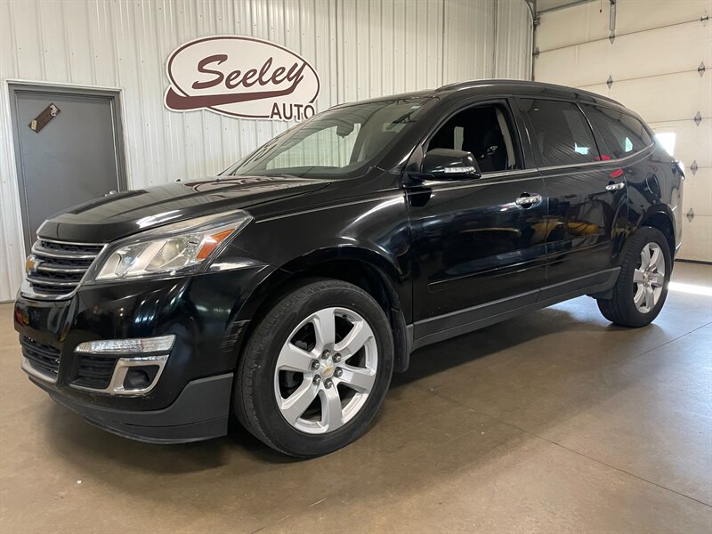 2016 Chevrolet Traverse LT   - Photo 1 - Saint Louis, MI 48880-9800