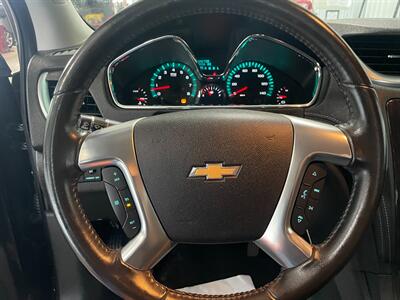 2016 Chevrolet Traverse LT - Photo 9 - Saint Louis, MI 48880-9800
