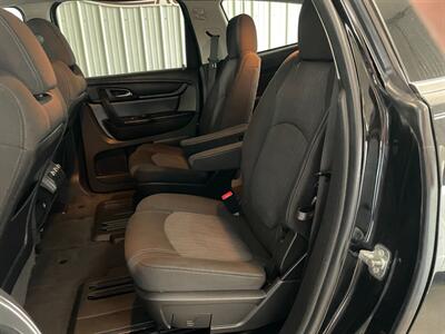 2016 Chevrolet Traverse LT - Photo 16 - Saint Louis, MI 48880-9800