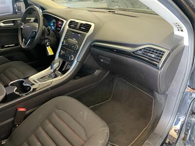 2016 Ford Fusion SE - Photo 19 - Saint Louis, MI 48880-9800