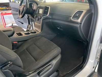 2016 Jeep Grand Cherokee Laredo   - Photo 19 - Saint Louis, MI 48880-9800