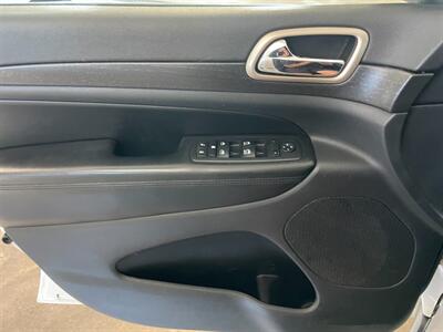 2016 Jeep Grand Cherokee Laredo   - Photo 20 - Saint Louis, MI 48880-9800