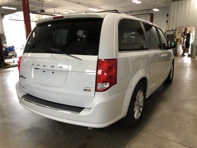 2018 Dodge Grand Caravan SXT   - Photo 6 - Saint Louis, MI 48880-9800