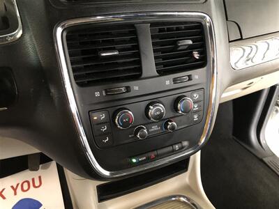 2018 Dodge Grand Caravan SXT   - Photo 13 - Saint Louis, MI 48880-9800