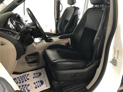 2018 Dodge Grand Caravan SXT   - Photo 15 - Saint Louis, MI 48880-9800