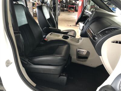 2018 Dodge Grand Caravan SXT   - Photo 18 - Saint Louis, MI 48880-9800