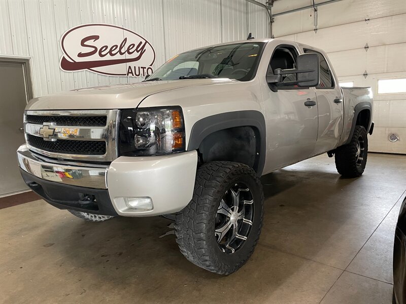 2007 Chevrolet Silverado 1500 LT   - Photo 1 - Saint Louis, MI 48880-9800