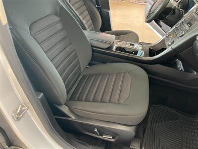 2017 Ford Fusion SE - Photo 18 - Saint Louis, MI 48880-9800