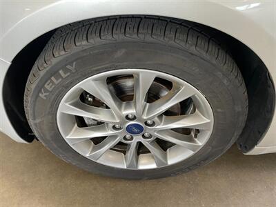 2017 Ford Fusion SE - Photo 22 - Saint Louis, MI 48880-9800