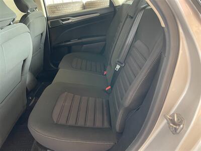 2017 Ford Fusion SE - Photo 16 - Saint Louis, MI 48880-9800