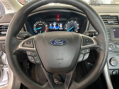 2017 Ford Fusion SE - Photo 9 - Saint Louis, MI 48880-9800