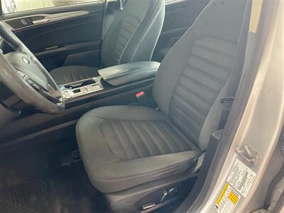 2017 Ford Fusion SE - Photo 15 - Saint Louis, MI 48880-9800