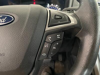 2017 Ford Fusion SE - Photo 12 - Saint Louis, MI 48880-9800