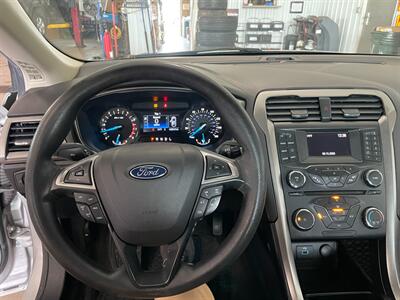 2017 Ford Fusion SE - Photo 8 - Saint Louis, MI 48880-9800