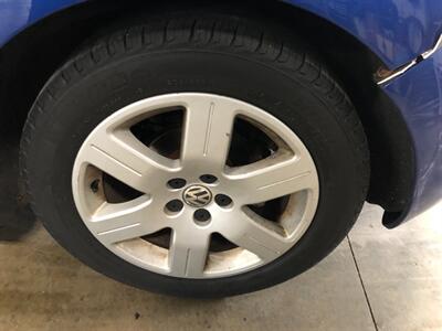 2007 Volkswagen Beetle 2.5 - Photo 16 - Saint Louis, MI 48880-9800