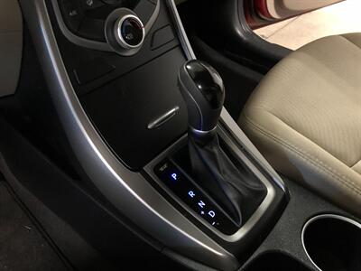 2015 Hyundai ELANTRA SE   - Photo 11 - Saint Louis, MI 48880-9800