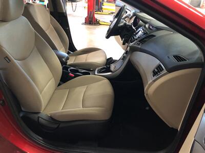 2015 Hyundai ELANTRA SE   - Photo 16 - Saint Louis, MI 48880-9800