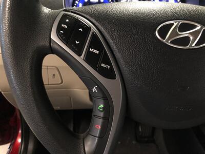 2015 Hyundai ELANTRA SE   - Photo 9 - Saint Louis, MI 48880-9800