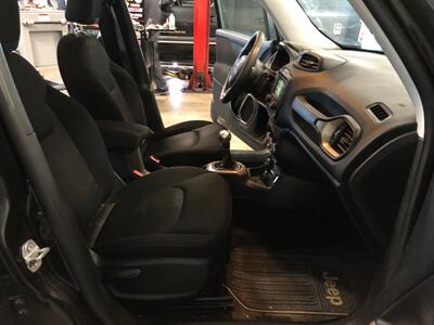 2017 Jeep Renegade Sport   - Photo 18 - Saint Louis, MI 48880-9800