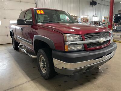 2004 Chevrolet Silverado 2500HD   - Photo 3 - Saint Louis, MI 48880-9800