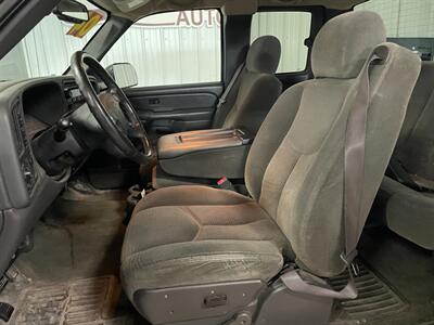 2004 Chevrolet Silverado 2500HD   - Photo 9 - Saint Louis, MI 48880-9800