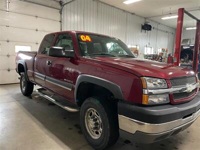 2004 Chevrolet Silverado 2500HD   - Photo 4 - Saint Louis, MI 48880-9800