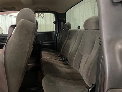 2004 Chevrolet Silverado 2500HD   - Photo 10 - Saint Louis, MI 48880-9800