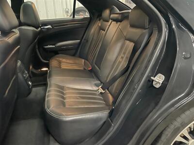 2012 Chrysler 300 S V6 - Photo 19 - Saint Louis, MI 48880-9800