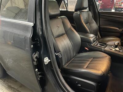 2012 Chrysler 300 S V6 - Photo 20 - Saint Louis, MI 48880-9800