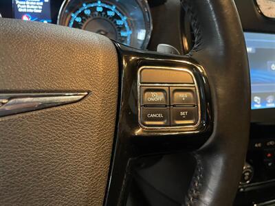 2012 Chrysler 300 S V6 - Photo 13 - Saint Louis, MI 48880-9800
