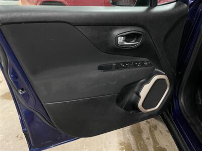 2017 Jeep Renegade Latitude   - Photo 19 - Saint Louis, MI 48880-9800