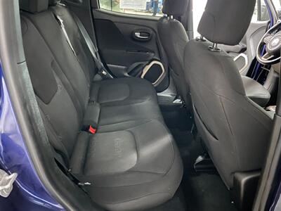 2017 Jeep Renegade Latitude   - Photo 16 - Saint Louis, MI 48880-9800