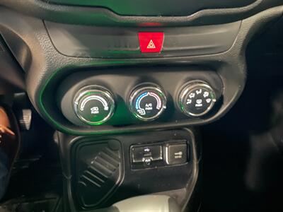 2017 Jeep Renegade Latitude   - Photo 13 - Saint Louis, MI 48880-9800