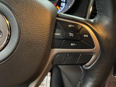 2019 Jeep Grand Cherokee Laredo   - Photo 10 - Saint Louis, MI 48880-9800