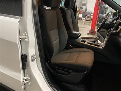2019 Jeep Grand Cherokee Laredo   - Photo 17 - Saint Louis, MI 48880-9800